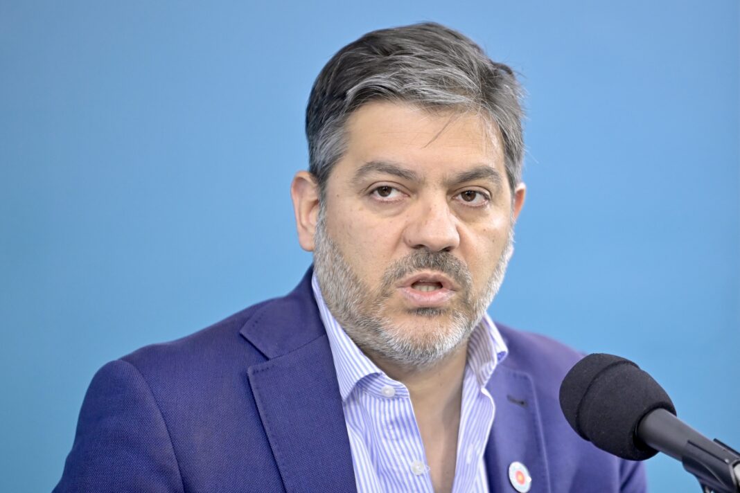 Carlos Bianco acusó a Javier Milei de acrecentar los escenarios de violencia. 