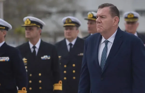 A horas de dejar el Senado, Montenegro se volvió a calzar el traje de intendente de Mar del Plata Guillermo Montenegro tuvo su primera actividad en Mar del Plata tras dejar el Senado bonaerense y volver a la Intendencia de General Pueyrredon.