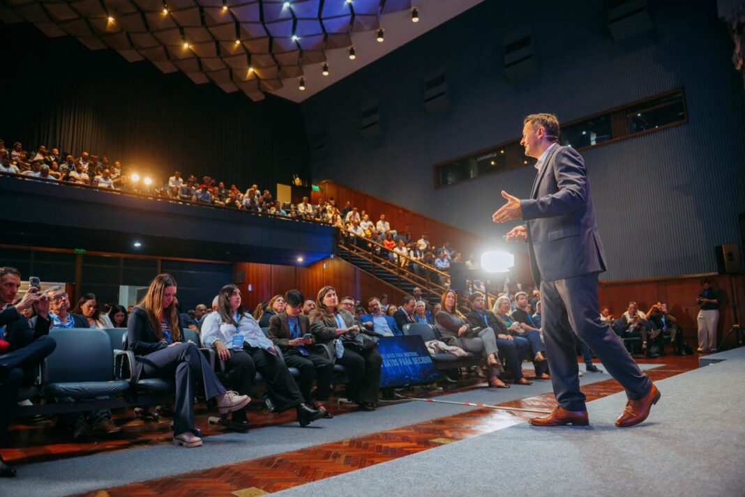War Room, el evento de comunicación y estrategia política liderado por Daniel Ivoskus sobre campañas presidenciales llega a la Ciudad de Buenos Aires.