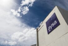 Rowing S.A. se quedó con la concesión de AySA, gracias a una oferta de más de USD 340 millones El Gobierno nacional adjudicó el 90% de las acciones de AySA al consorcio Rowing S.A. que ofreció 340,2 millones de dólares.
