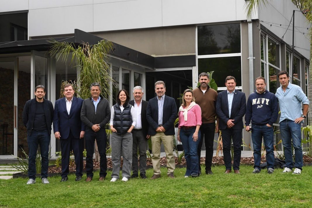 El titular del PRO bonaerense, Cristian Ritondo, y 11 intendentes del espacio mantuvieron un cónclave en Vicente López.