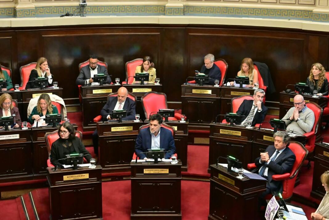 Senadores libertarios salieron con los tapones de punta a cruzar al gobernador Axel Kicillof por la crisis hídrica que atraviesan los vecinos de Carlos Casares.