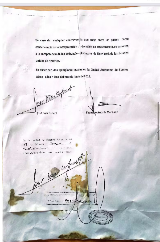 La última página del contrato entre Fred Machado y José Luis Espert, documento que fue encontrado en la casa donde Machado cumplió prisión domiciliaria
